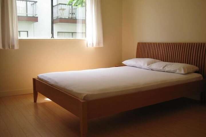 Room 6 of 30