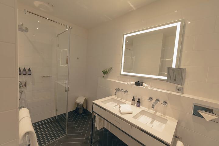 Room 40 of 124