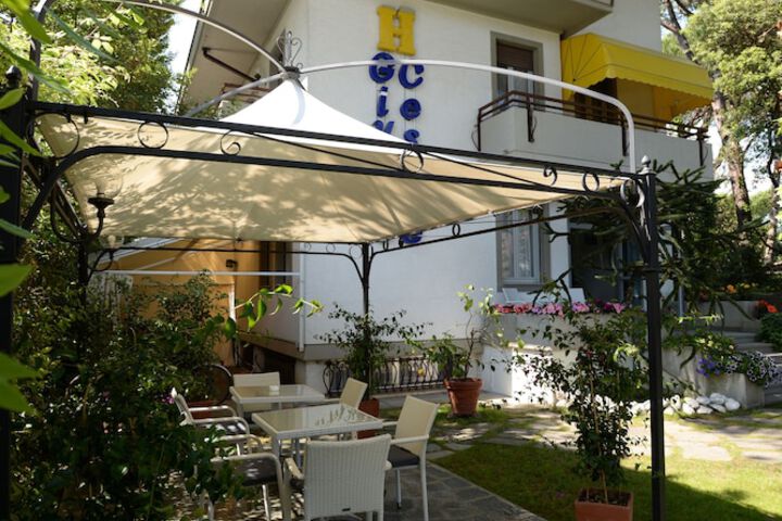 Hotel Entry