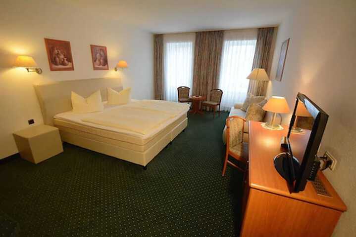 Room 12 of 41
