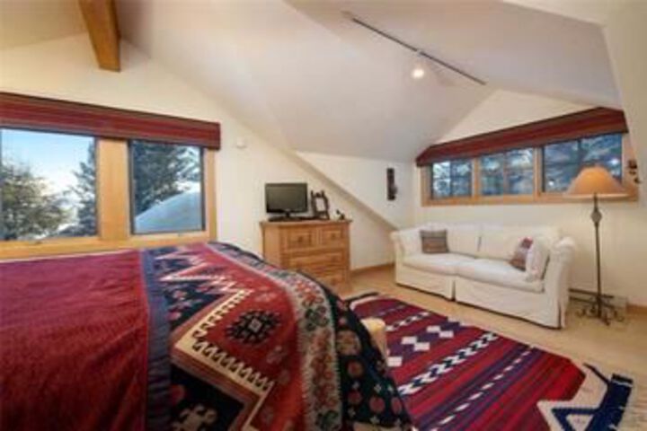 Room 10 of 22
