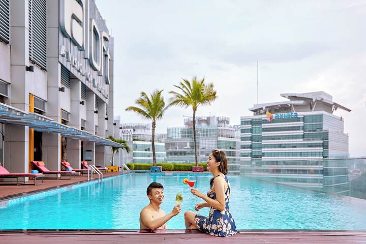 Pools & Facilities