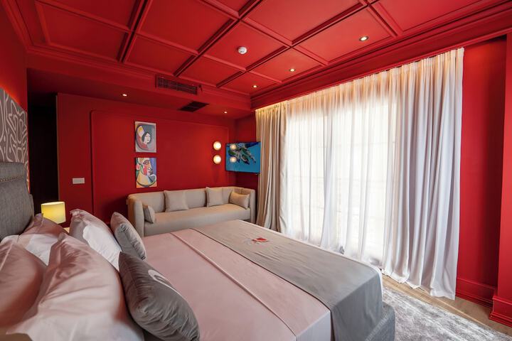 Room 96 of 128