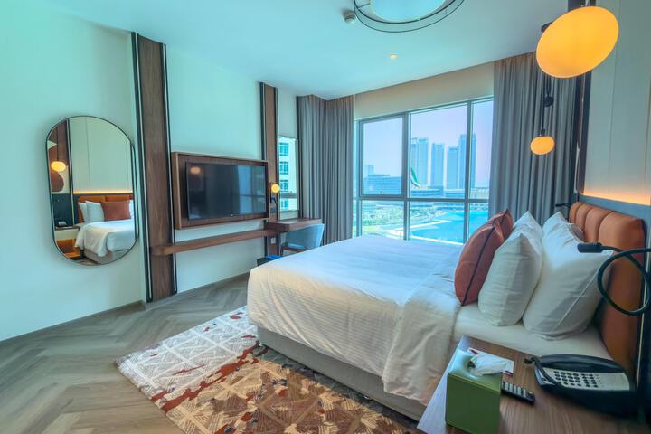 Room 55 of 179