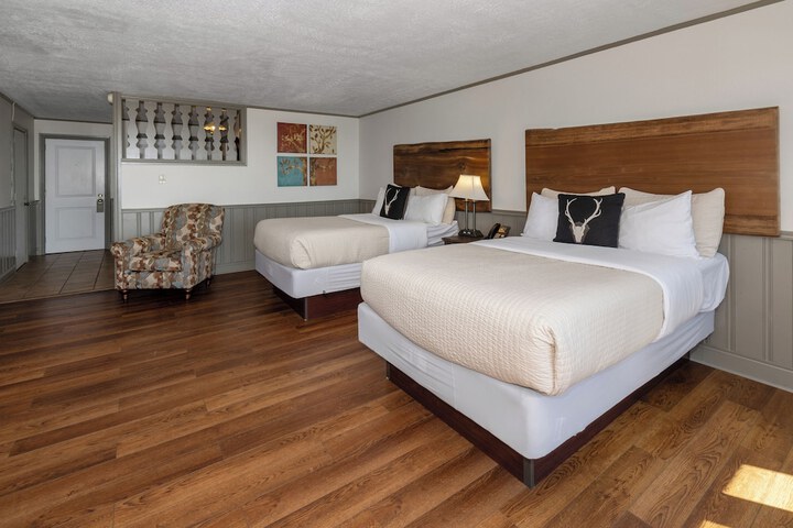 Room 9 of 36