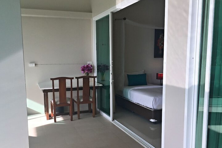 Room 12 of 96