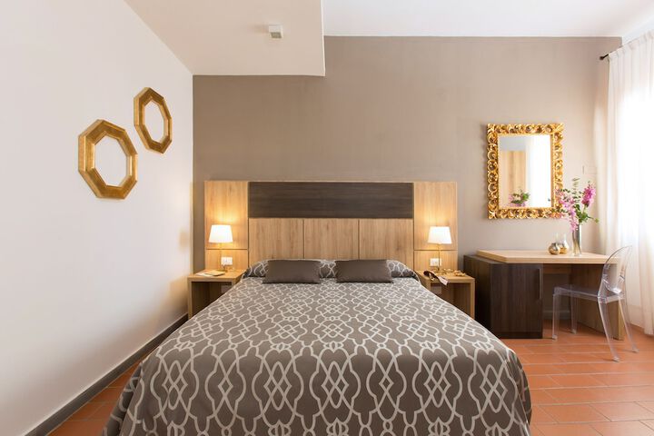 Room 12 of 97