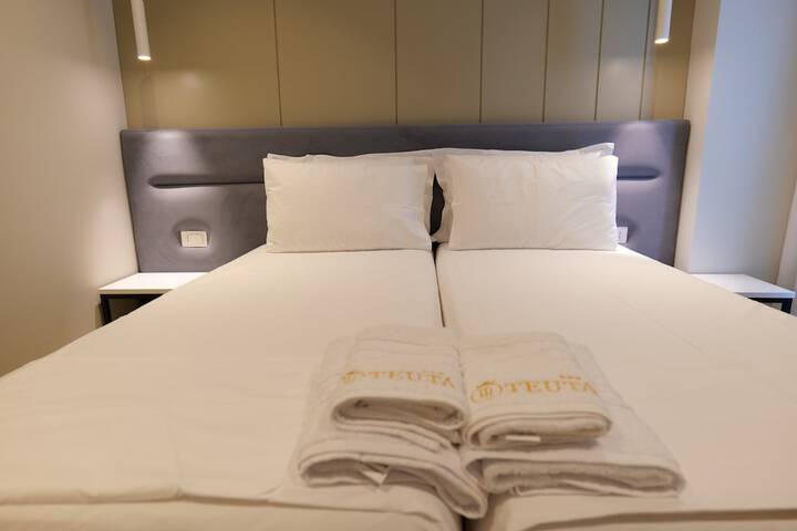 Room 43 of 171