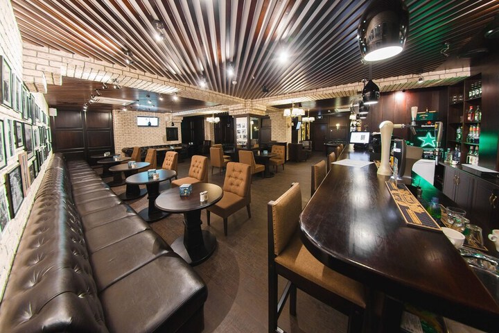 Lounge 44 of 55