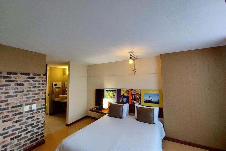 Room 20 of 64