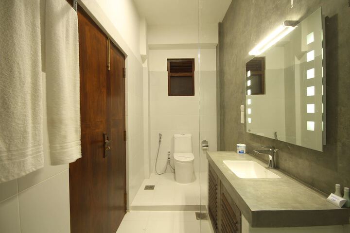 Room 44 of 76