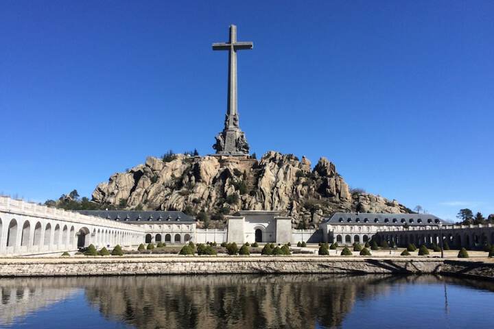 Exterior of Hospedería Santa Cruz