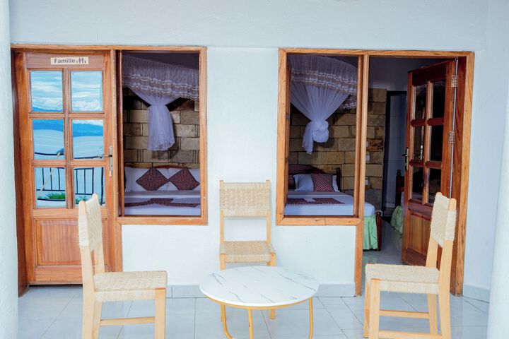 Room 4 of 17