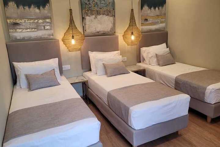 Room 9 of 37