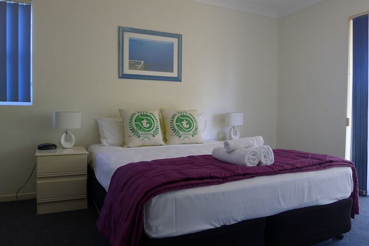 Room 6 of 50