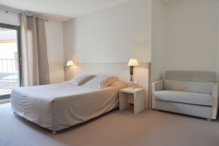 Room 8 of 20
