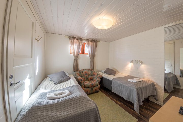 Room 9 of 49