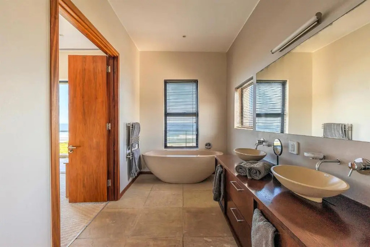 Room 8 of 15