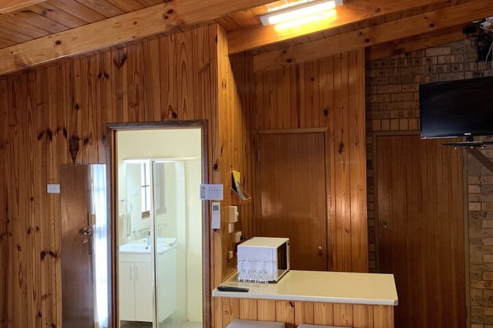 Room 8 of 27