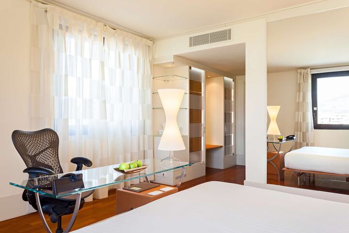 Room 14 of 53
