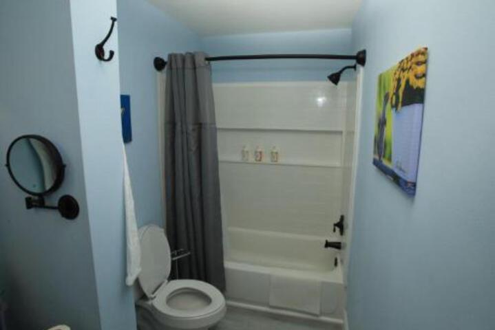 Room 2 of 18