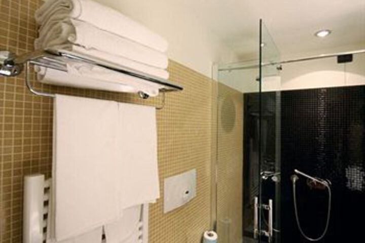 Room 5 of 29