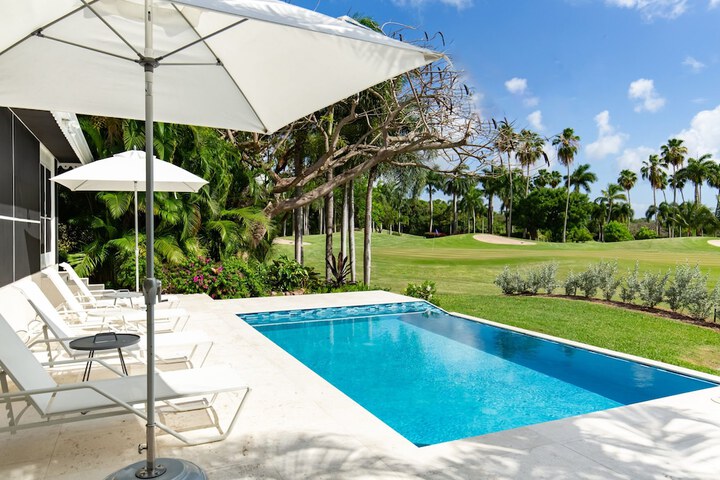 Pool 74 of 159