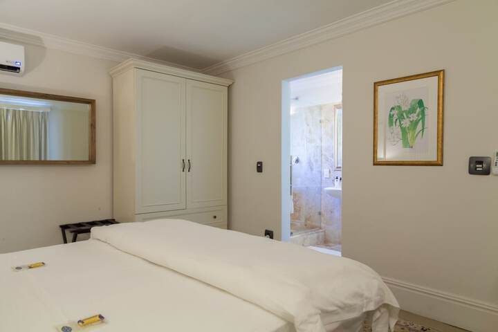 Room 16 of 82