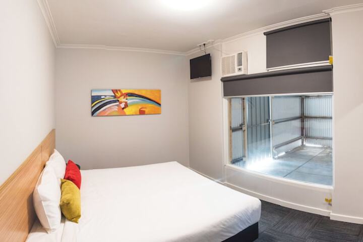 Room 7 of 68