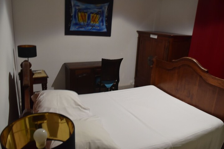 Room 16 of 38