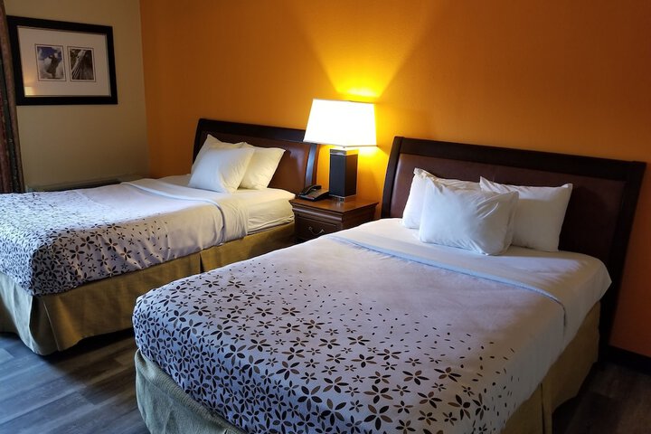 2 Double Beds (2 of 10)