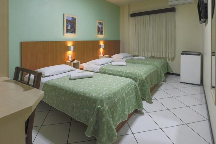 Room 28 of 60