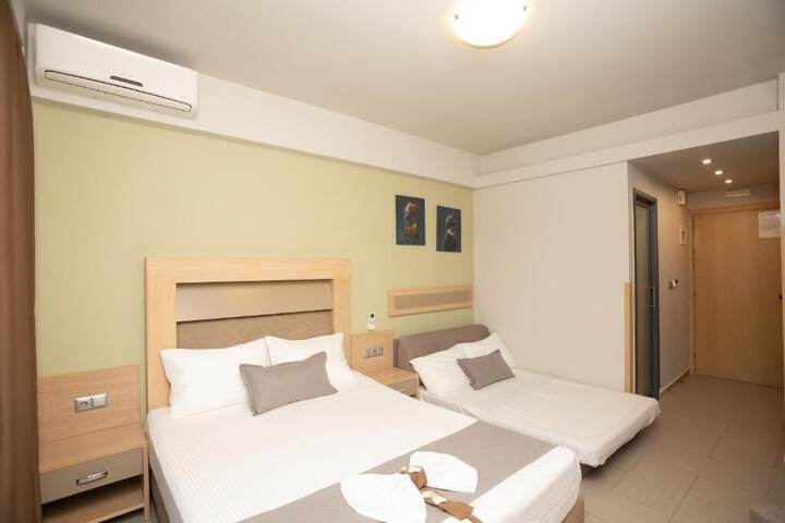 Room 16 of 38