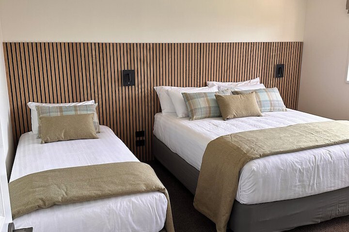 Room 6 of 25