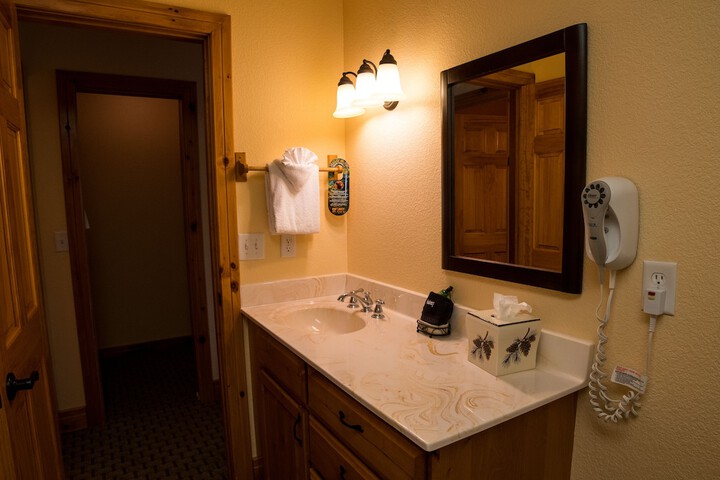 Bathroom sink