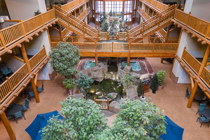 Hotel Exterior 27 of 27