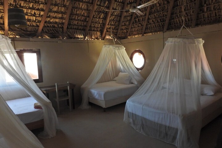 Room 13 of 80