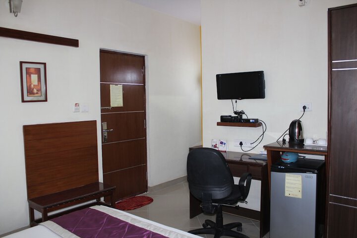Room 32 of 67