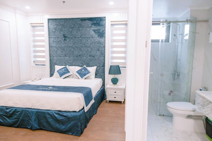 Room 4 of 28