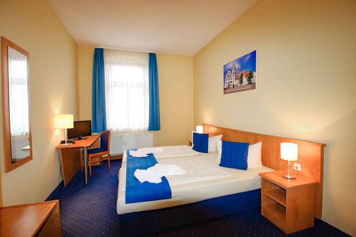 Room 10 of 62