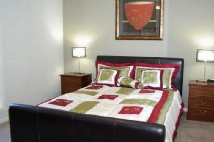 Room 4 of 17