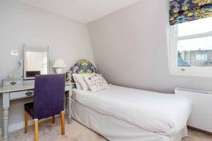Room 14 of 26