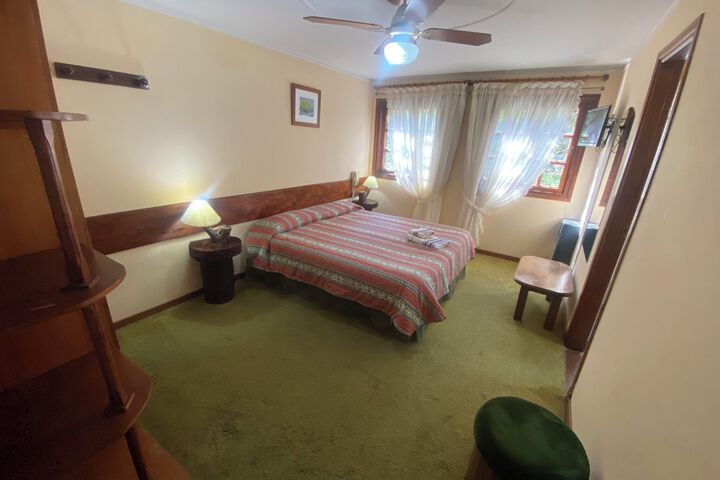 Room 5 of 6