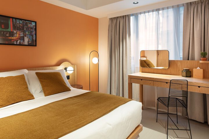 Room 8 of 32
