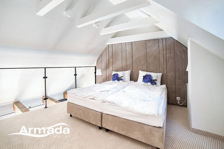 Room 8 of 26