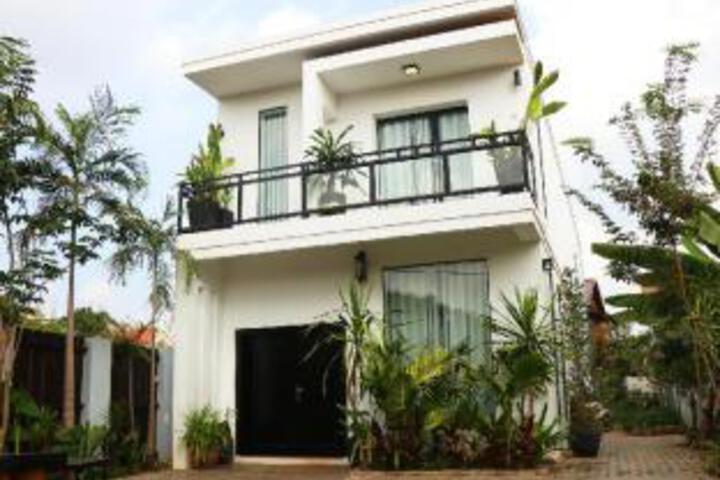 Siem Reap Private Homestay by La San