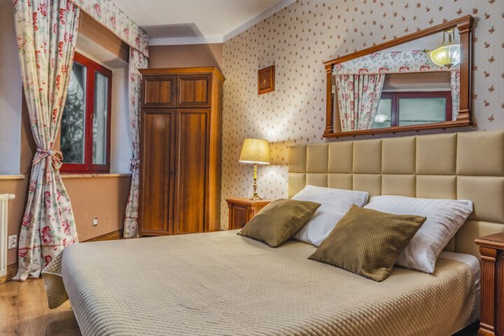 Room 115 of 168