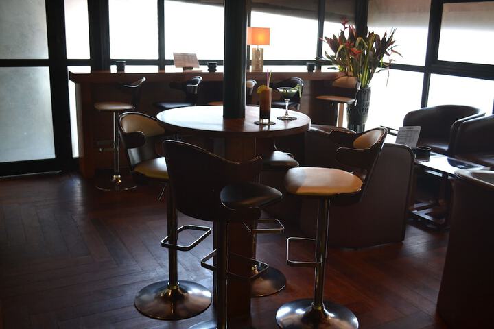 Lounge 50 of 56