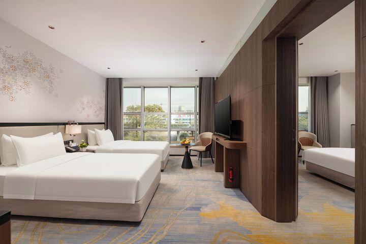 Room 7 of 32