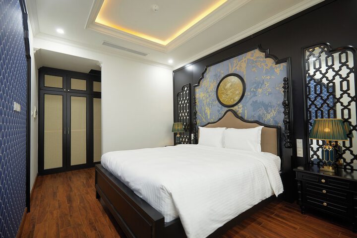 Room 13 of 36
